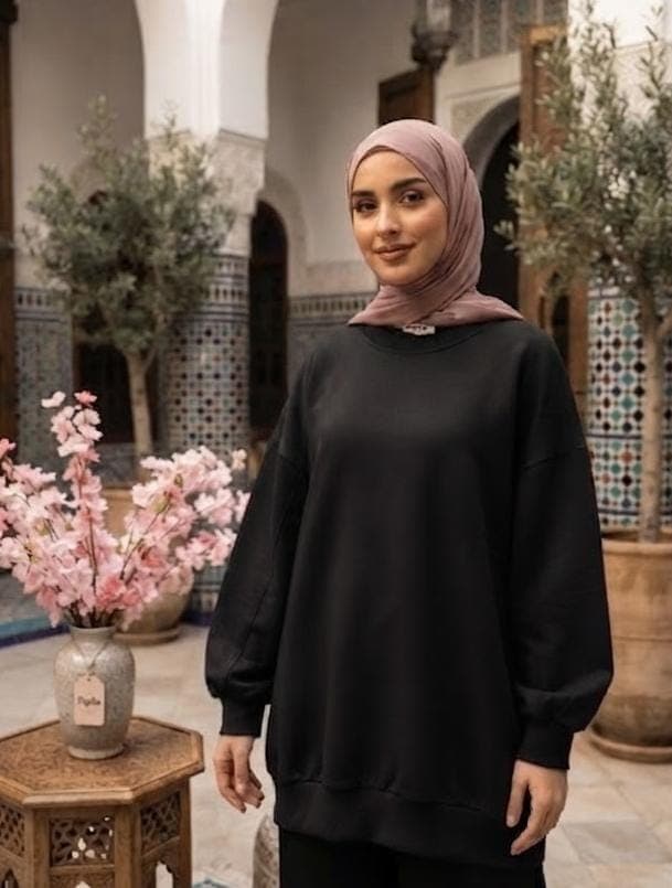 plain hodie in black